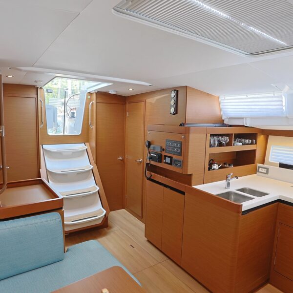 2533c8_ab8d0702cbe241df917add9acb88981a~mv2